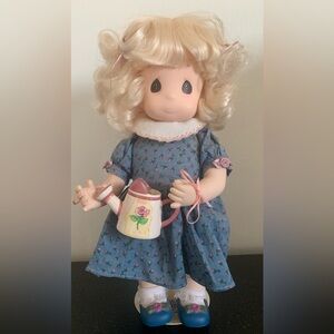 Vintage Precious Moments Rose Garden Of Friends Collection
2nd Edition